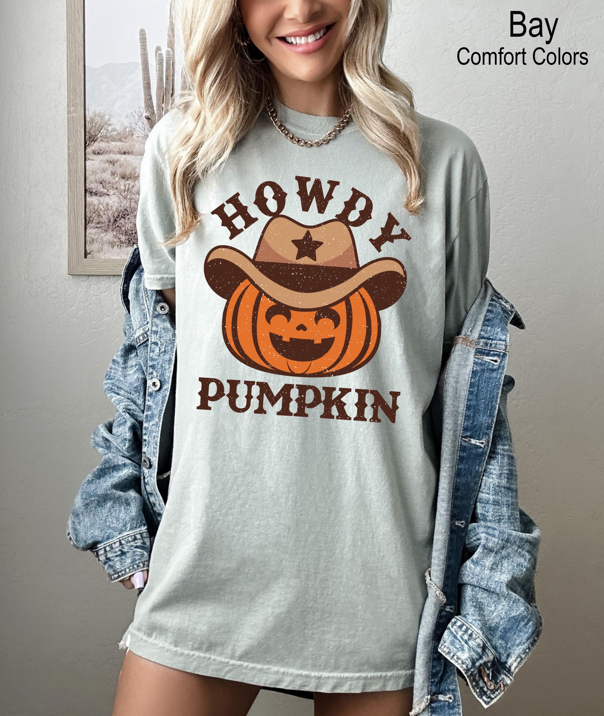 Howdy Pumpkin Halloween Shirt, Cute Women's Western Halloween Tee, Fall Pumpkin Season Shirt, Retro Halloween Shirt, Western Fall Shirt