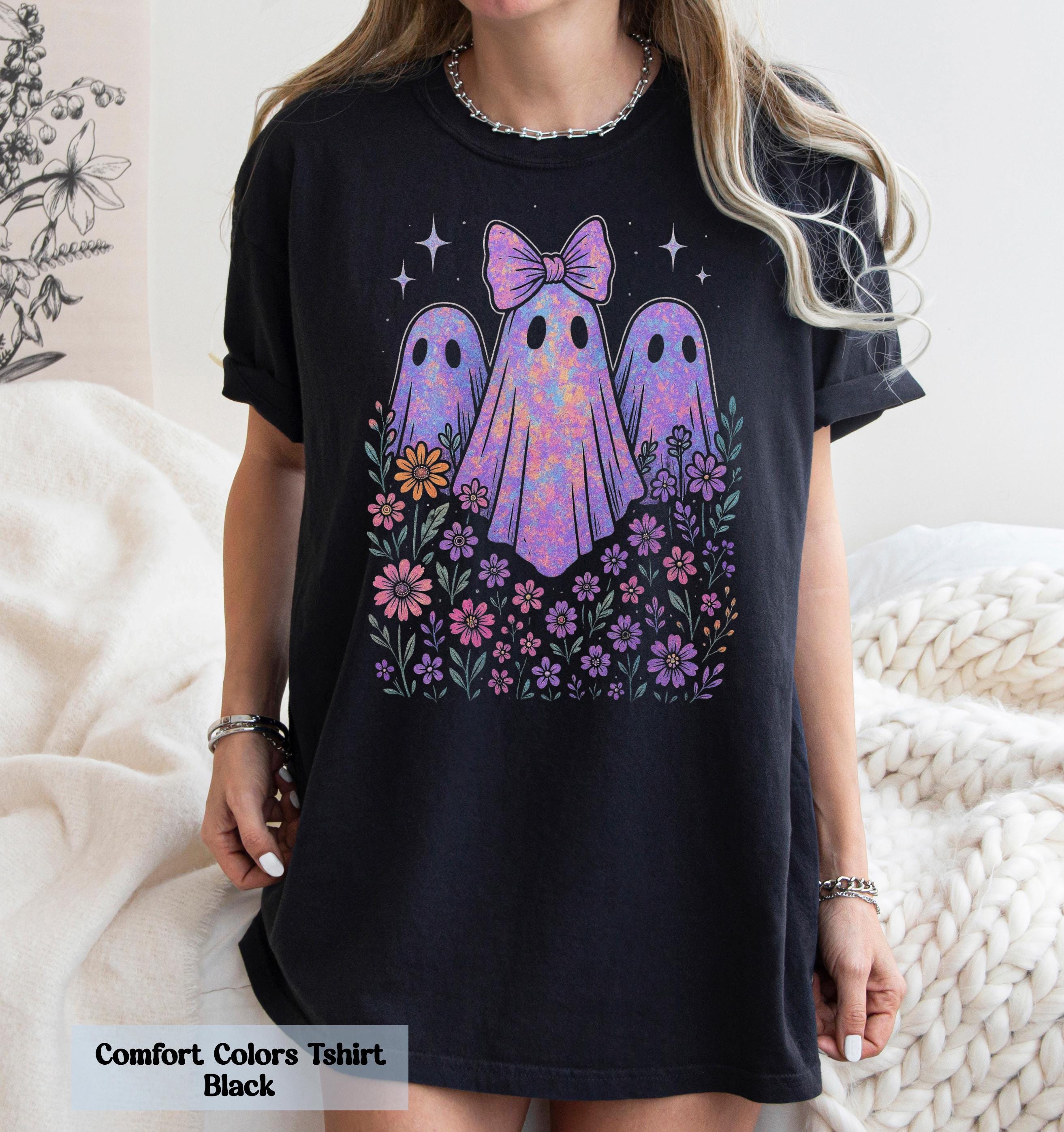 Comfort Colors Floral Halloween Ghost Shirt, Purple Ghost Shirt, Cute Kawaii Aesthetic Tee, Halloween Ghost Tee, Funny Spooky Season Shirt