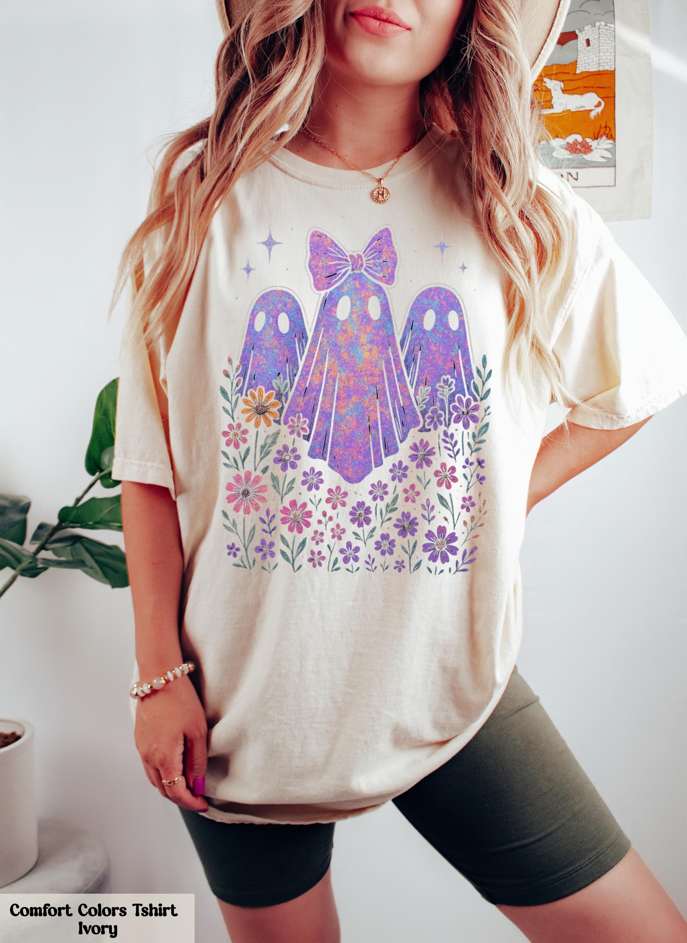 Comfort Colors Floral Halloween Ghost Shirt, Purple Ghost Shirt, Cute Kawaii Aesthetic Tee, Halloween Ghost Tee, Funny Spooky Season Shirt