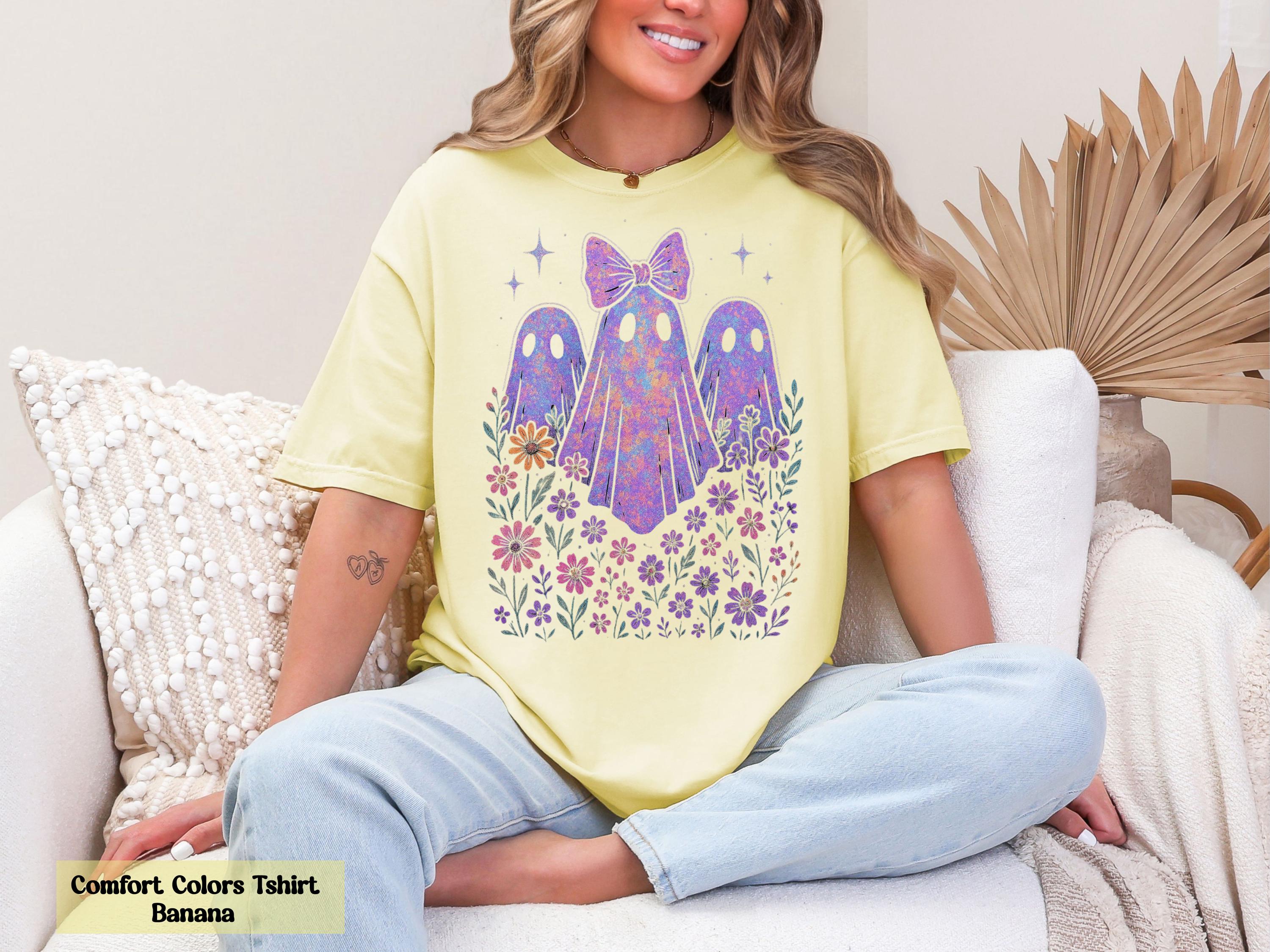 Comfort Colors Floral Halloween Ghost Shirt, Purple Ghost Shirt, Cute Kawaii Aesthetic Tee, Halloween Ghost Tee, Funny Spooky Season Shirt