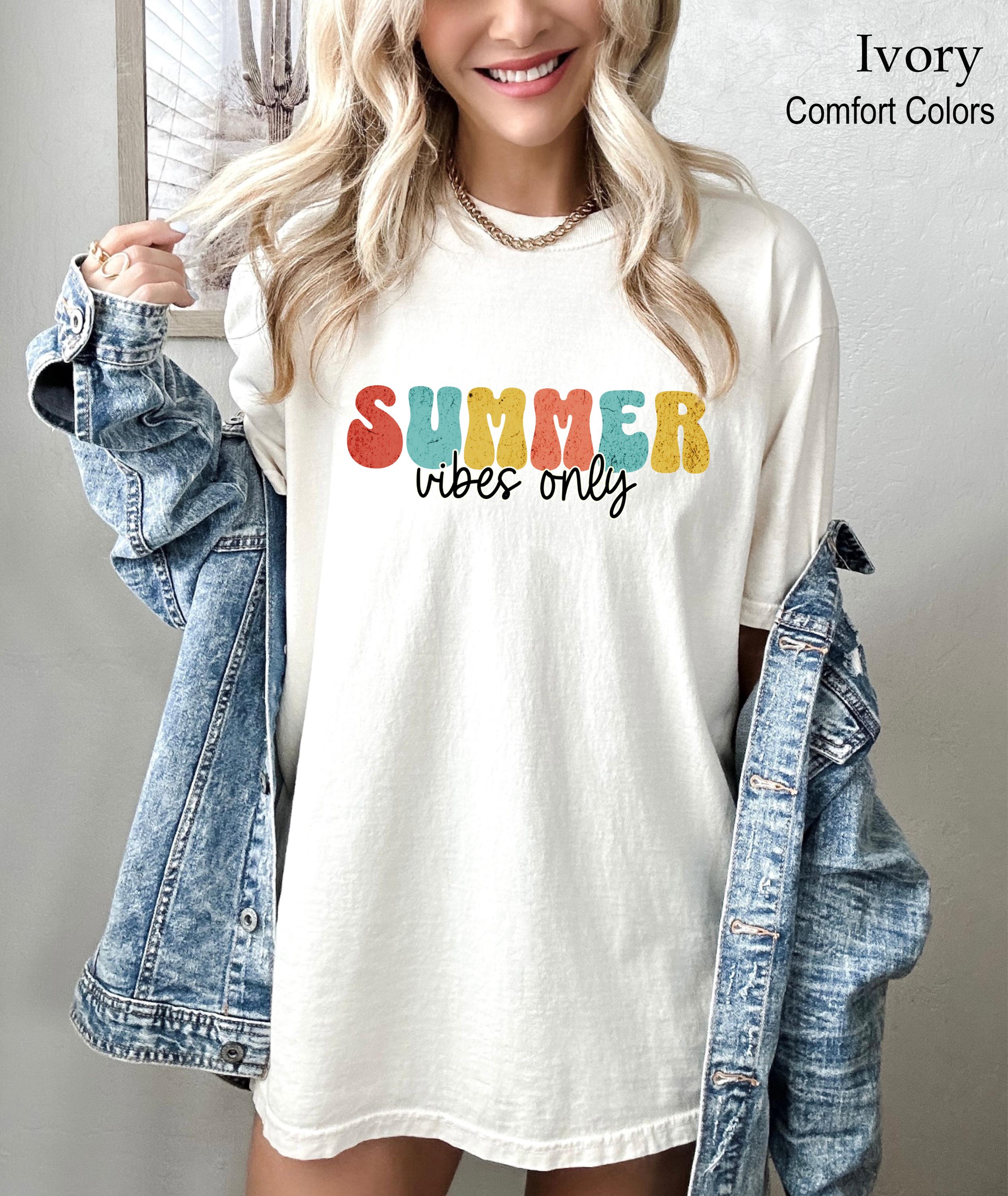 Cute Summer Vibes Only T-Shirt, Summer Vacation Tee,  Fun Summer Shirt, Retro Vacation Shirts, Hello Summer Tee, Beach Vacation Shirts