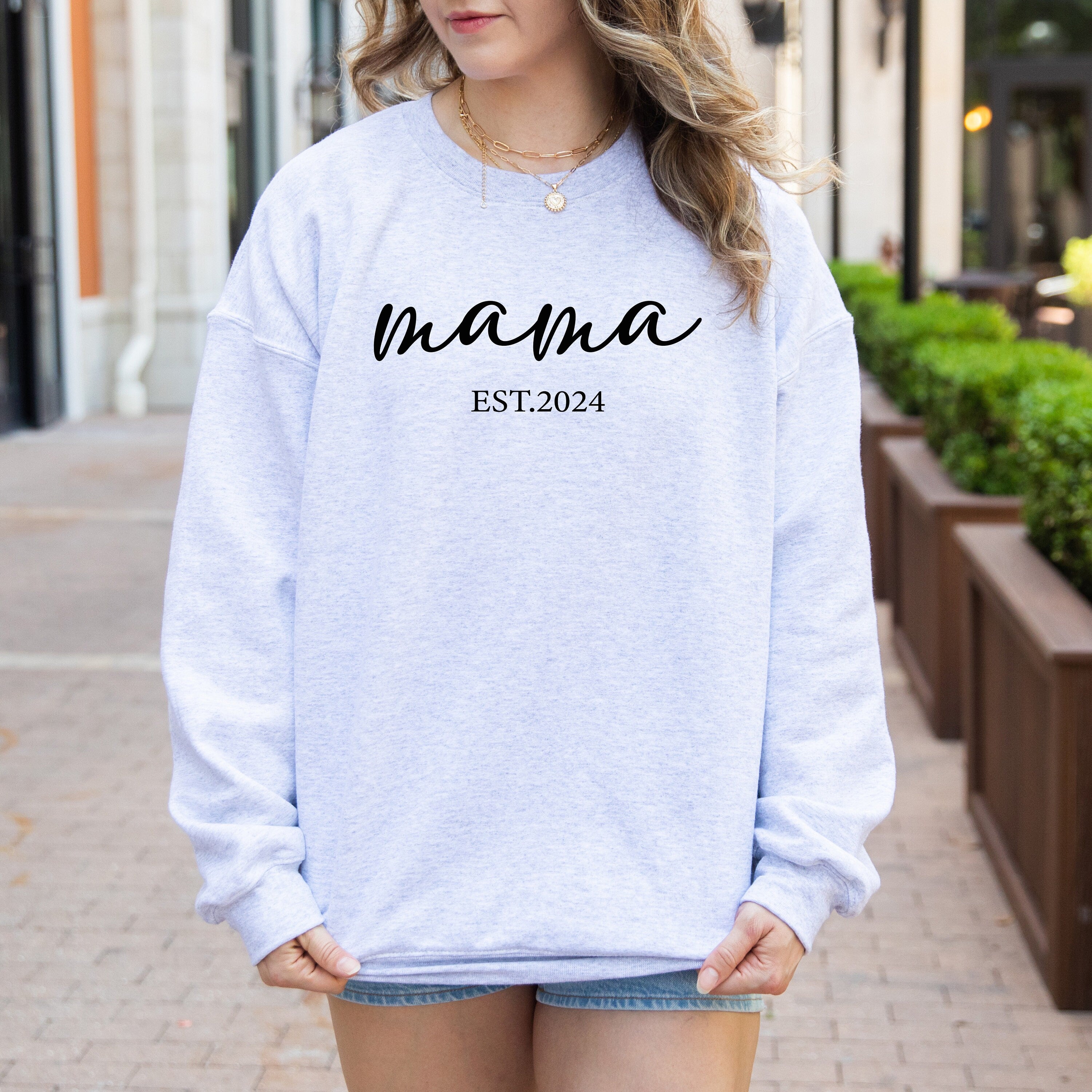 Custom Date Sweatshirt, Mothers Day, Gift for Mom, Mom Sweatshirt, Mom Crewneck, Custom Text Sweatshirt, Vintage Sweatshirt, Saying Sweaters