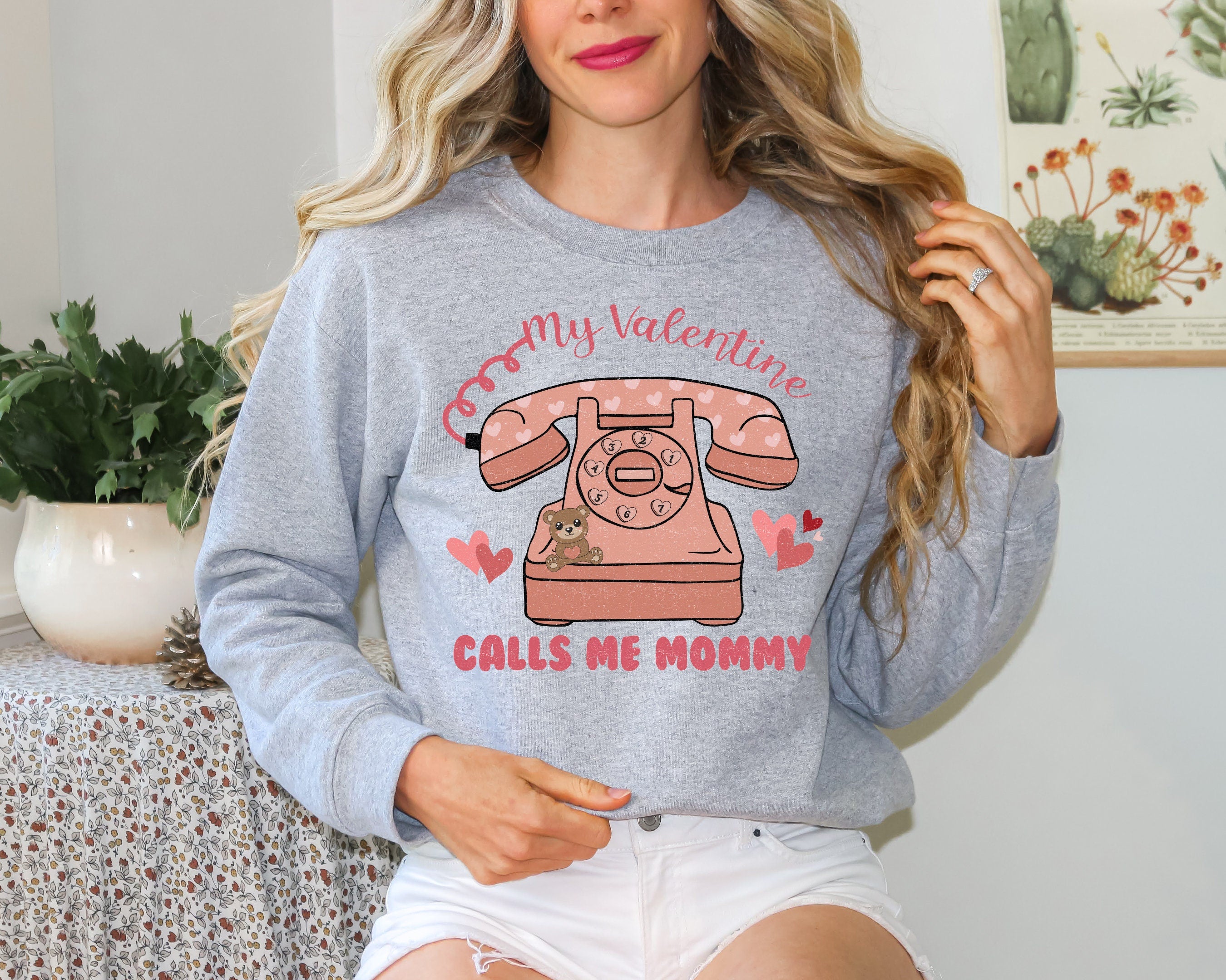 Calls me mommy galentine SVG, Valentines girl SVG, Galentines Sweatshirt svg, Best friends Sweatshirt, Xoxo radıo Valentines shirt