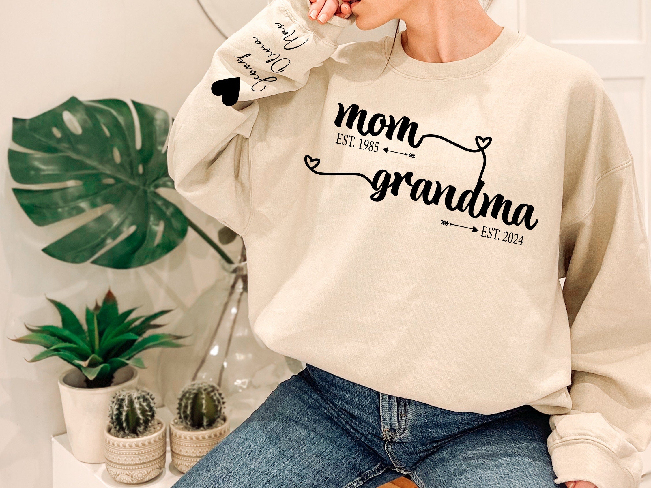 Custom Mom Grandma Est Sweatshirt, Retro Mama, Mama With Kid Name on Sleeve, Happy Mother's Day, Grandma Est Sweatshirt, Gift For Mom