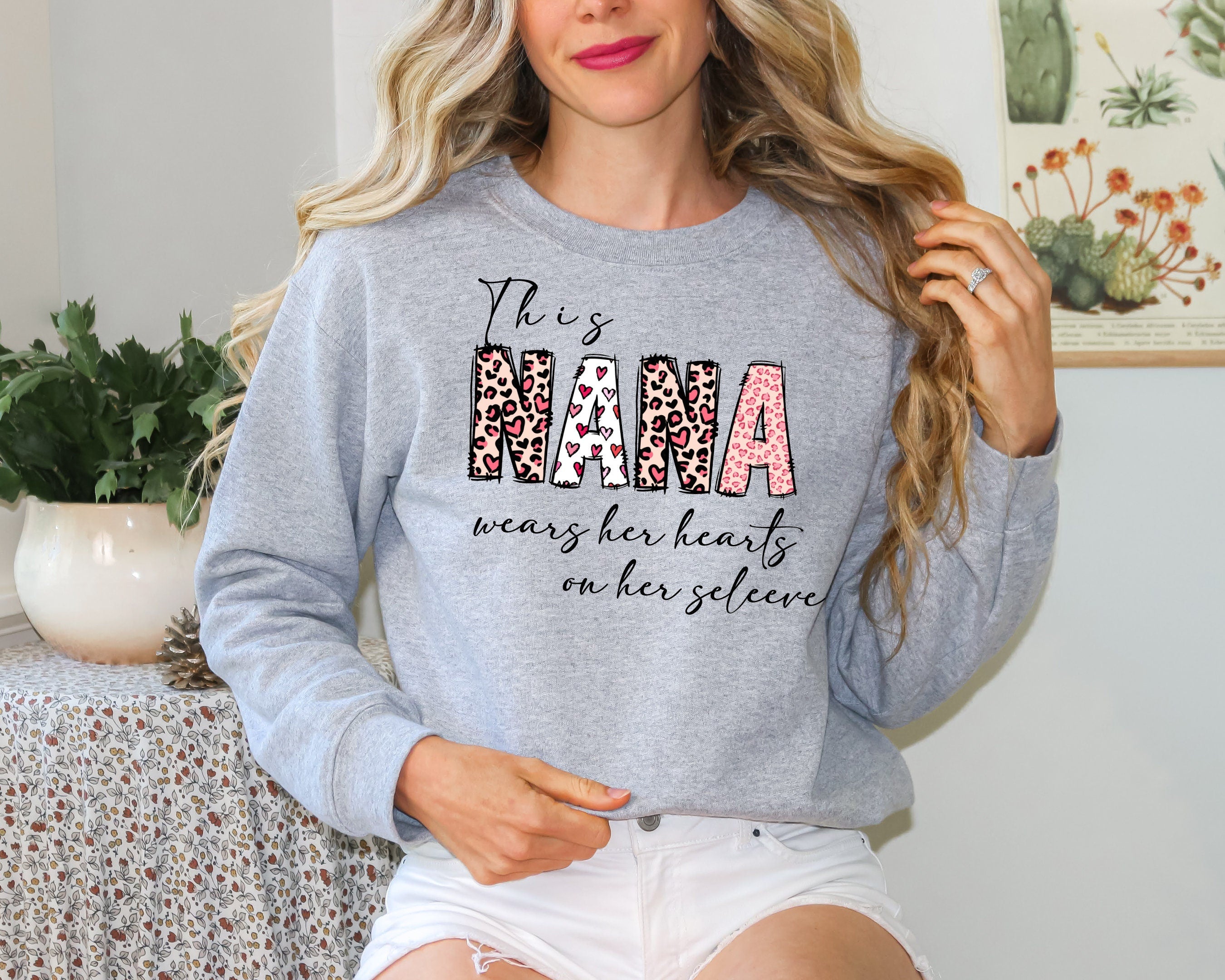 Mama Sweatshirt with Kid Name, Mama Sweatshirt For Valentine's Day Mama Valentines Day Gift, Valentines Day Gigi, Nana Sweatshirt