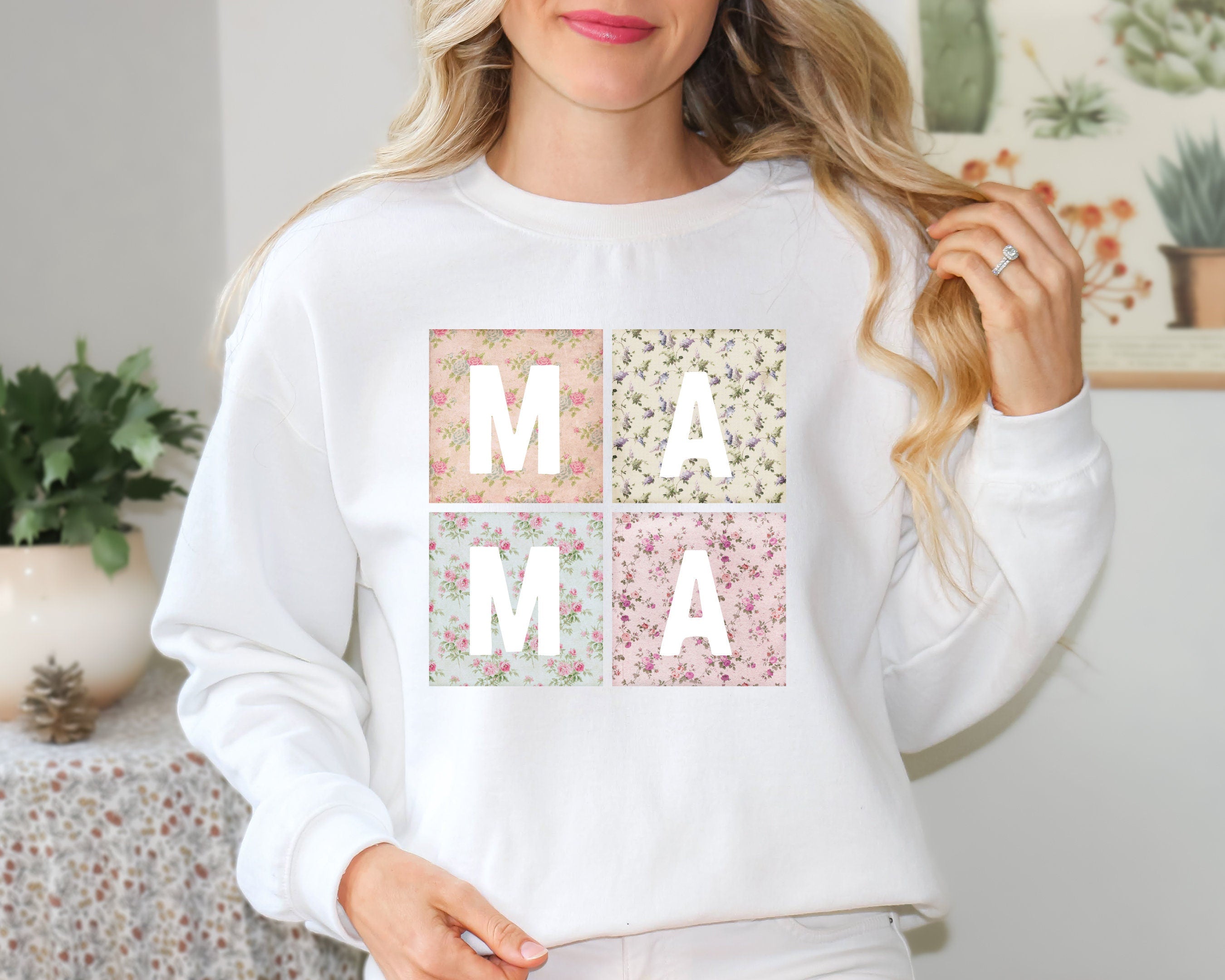 Retro Mama Shirt, Boho Mama Sweathirt, Mother's Day Gift, Minimalist Mom Shirt, Cute Mom Gift, Gift For Mom, Mama Shirt, Trendy Shirt,