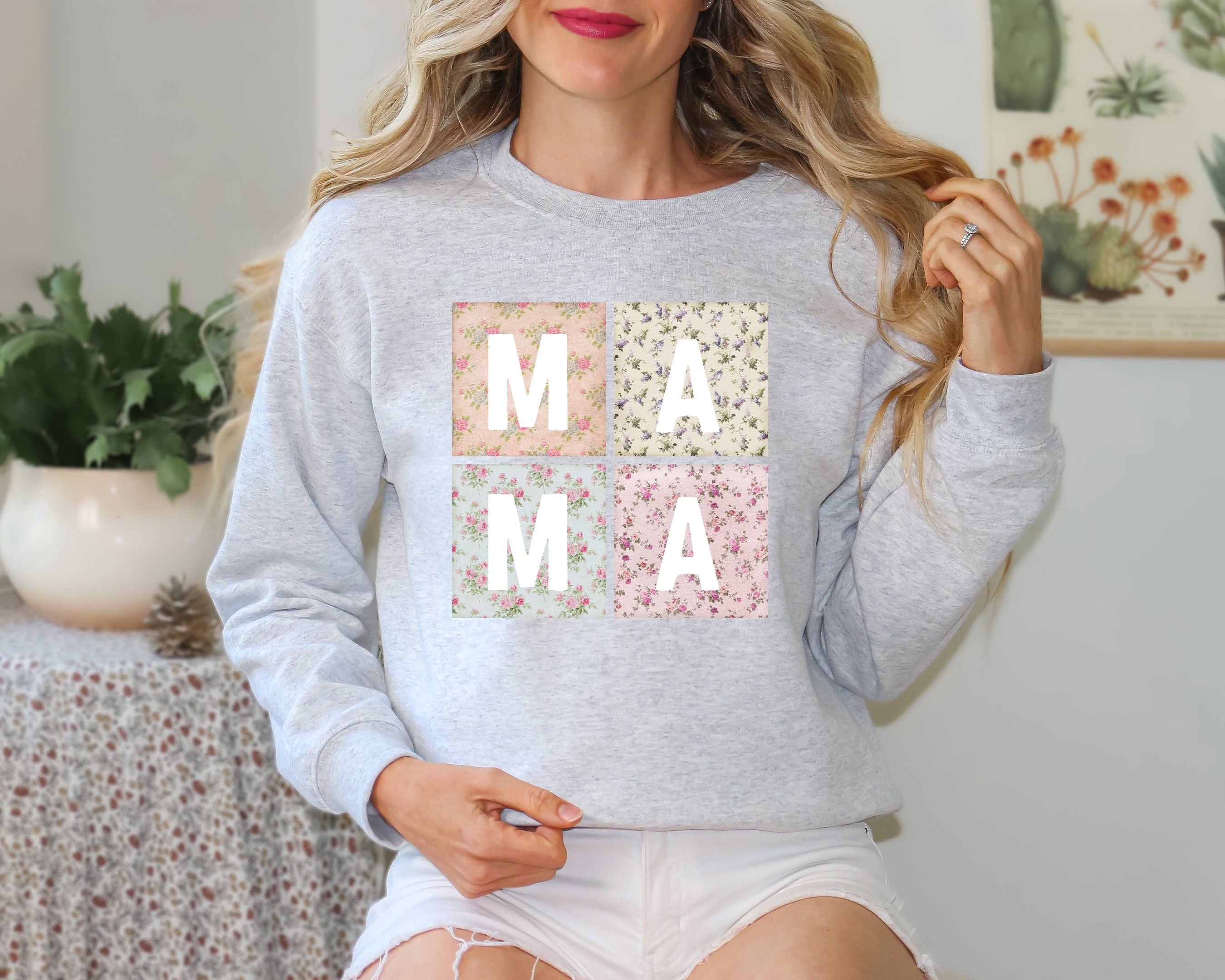 Retro Mama Shirt, Boho Mama Sweathirt, Mother's Day Gift, Minimalist Mom Shirt, Cute Mom Gift, Gift For Mom, Mama Shirt, Trendy Shirt,