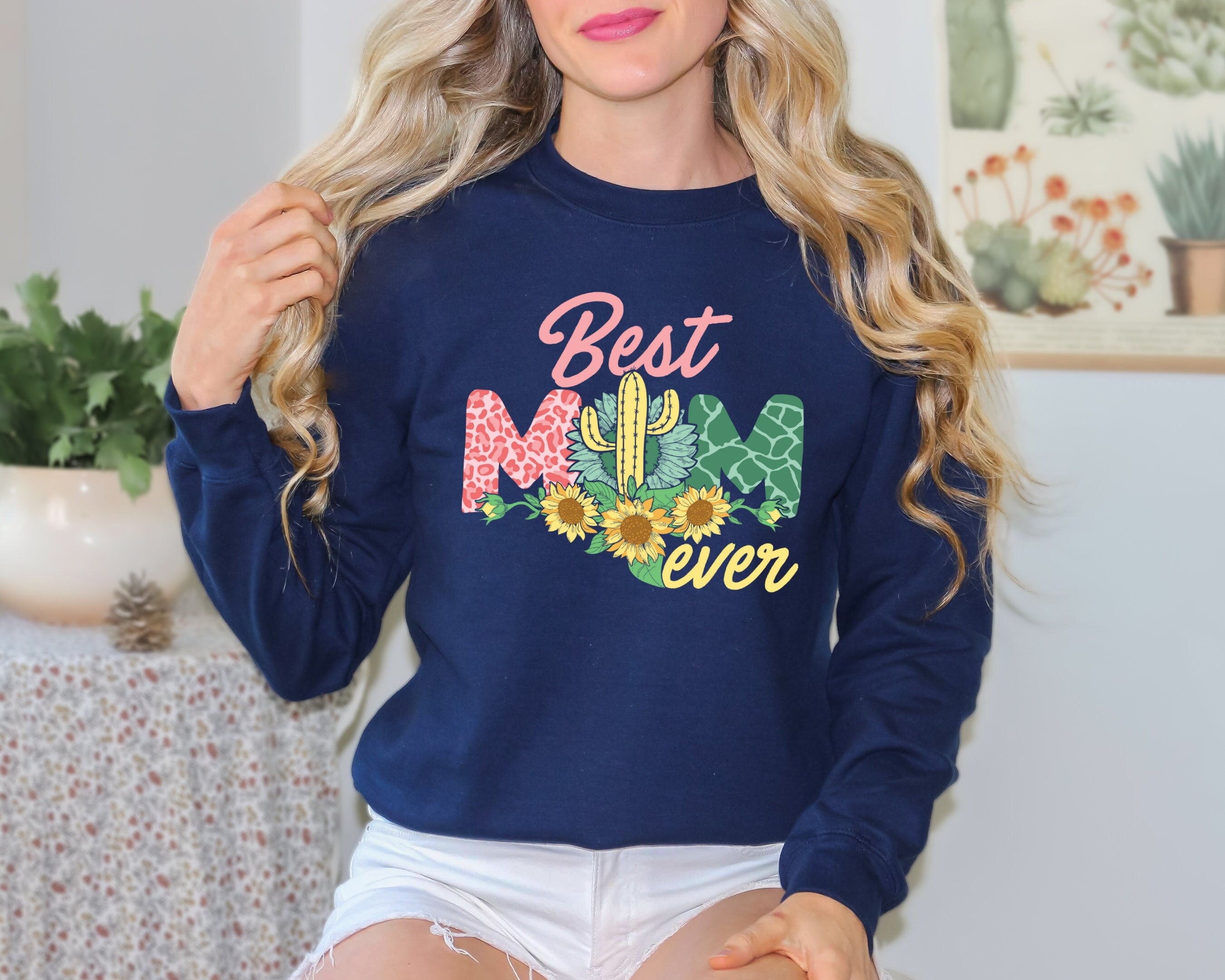 Best Mom Ever Retro Sweatshirt, Groovy Best Mom Ever Shirt, Mother's Day Shirt,Magic Kingdom Shirt,Matching Family,Gift Mom, Retro Mom Shirt