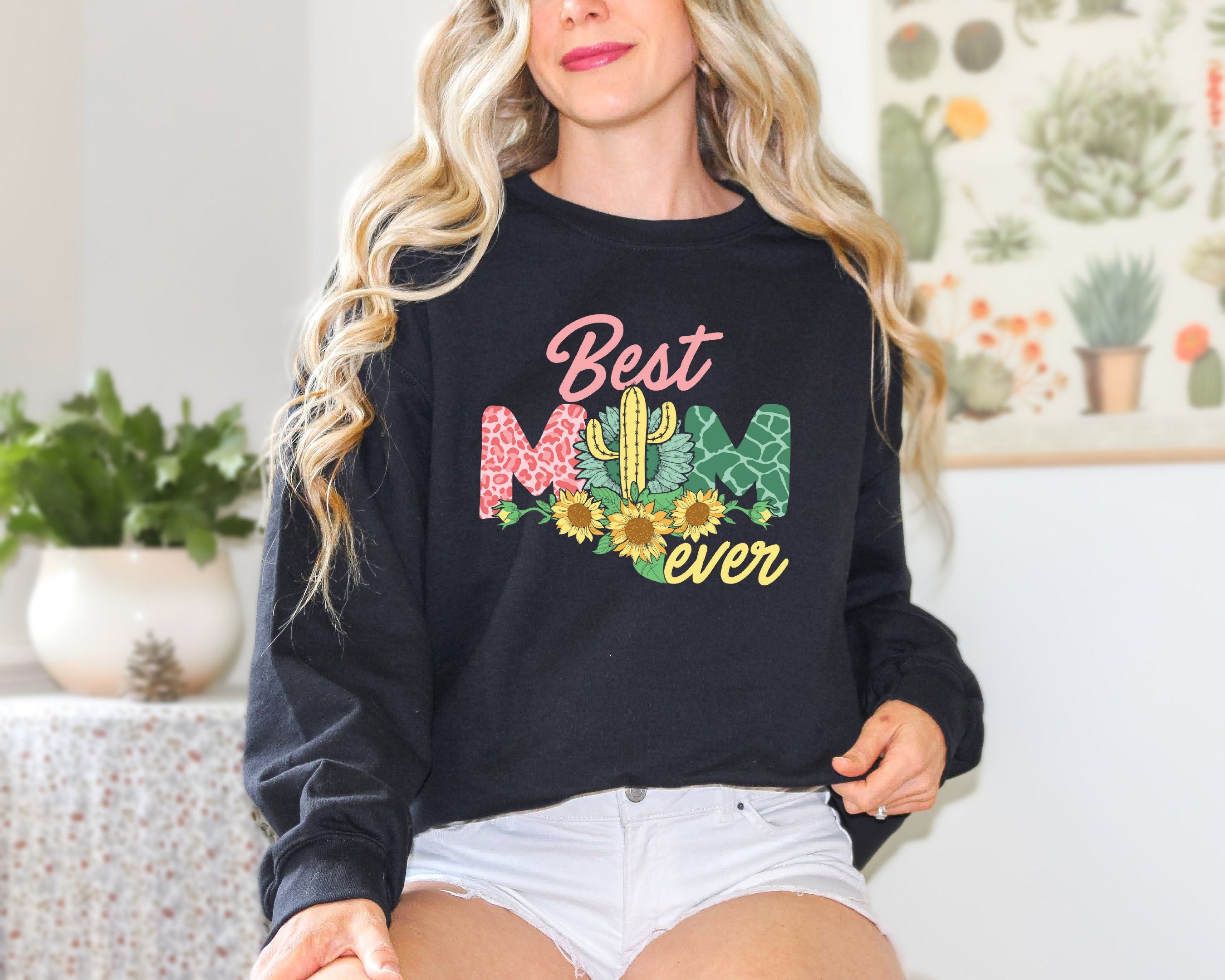Best Mom Ever Retro Sweatshirt, Groovy Best Mom Ever Shirt, Mother's Day Shirt,Magic Kingdom Shirt,Matching Family,Gift Mom, Retro Mom Shirt