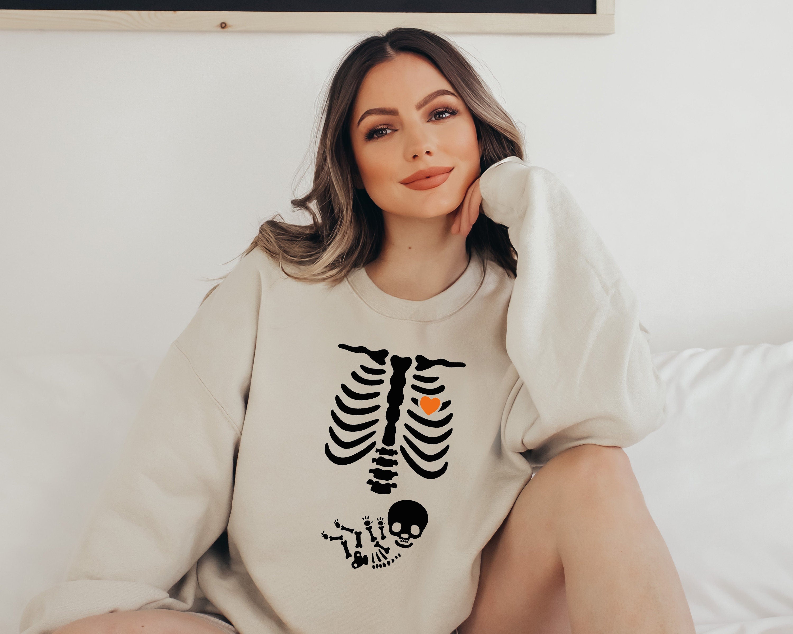 Skeleton Heart baby Sweatshirt, Skeleton Halloween Sweatshirt, Pregnant Women Sweater, Mommy to Be Sweater, Skeleton Baby Halloween Jumper