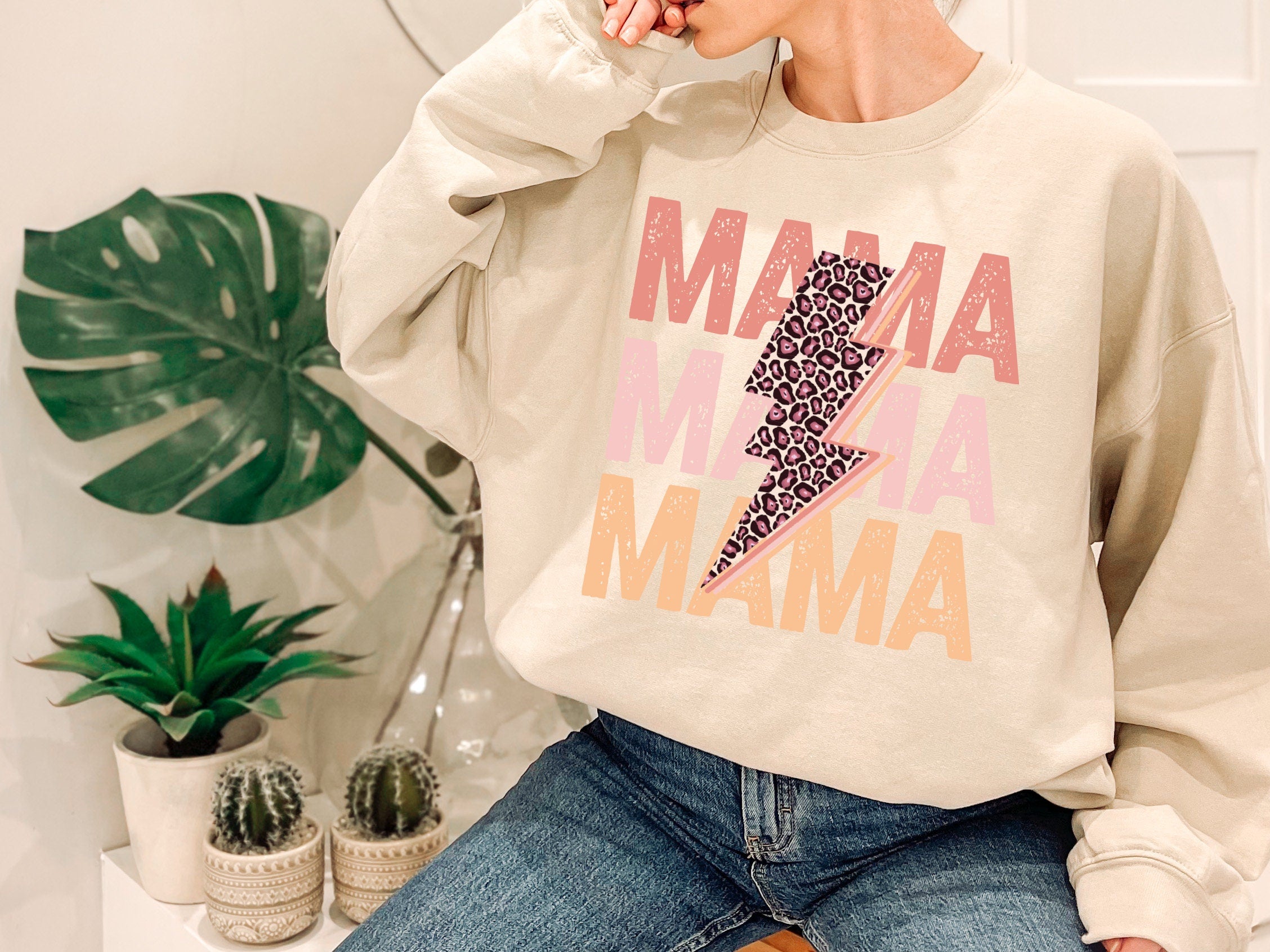 Retro Mama Sweatshirt, Leopard Mama Shirt, Mom Life Shirt,Girl Mama Shirt, Motherhood Shirt,,Mothers Day Gift Cute Mom Shirt,Mama T-shirt