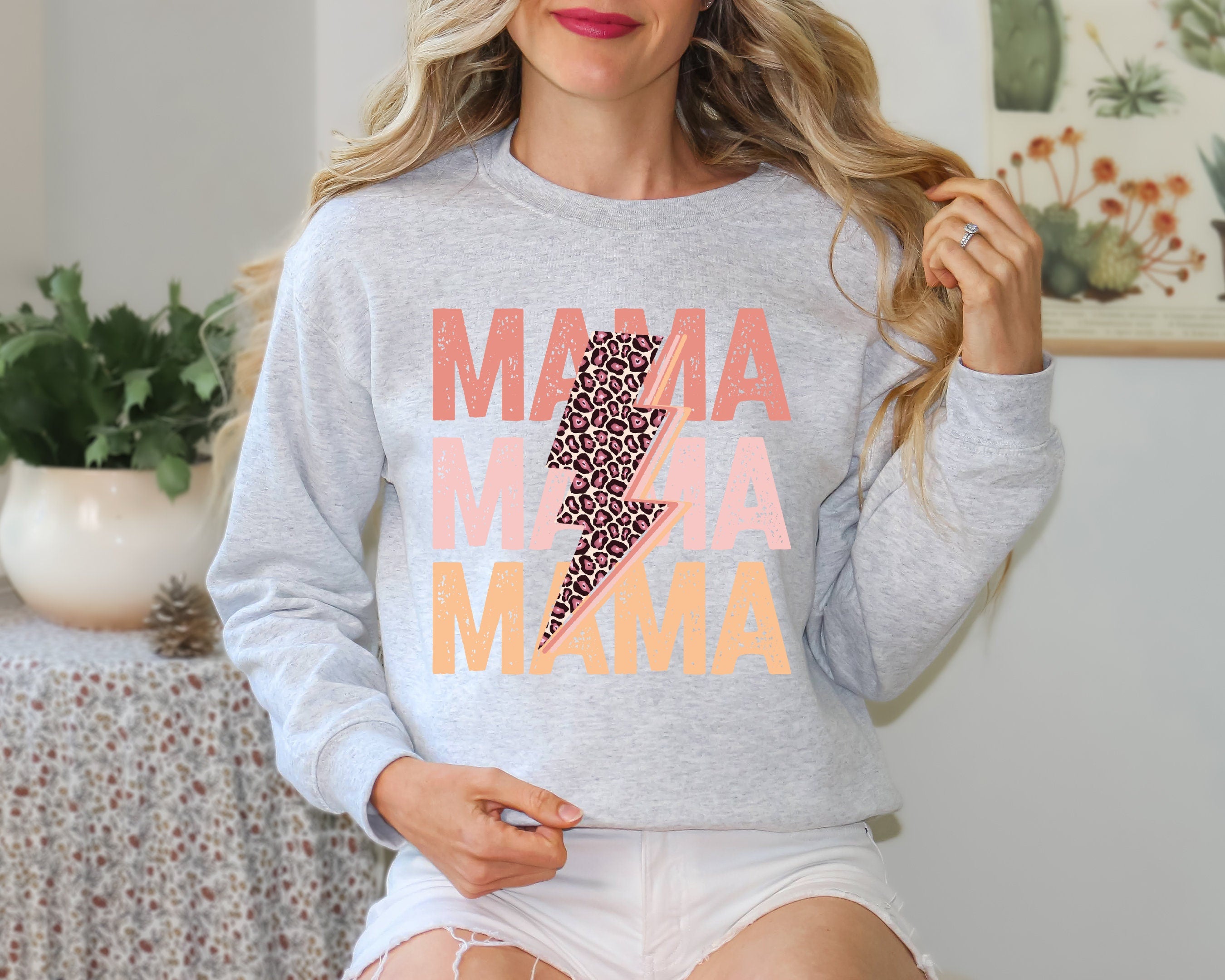 Retro Mama Sweatshirt, Leopard Mama Shirt, Mom Life Shirt,Girl Mama Shirt, Motherhood Shirt,,Mothers Day Gift Cute Mom Shirt,Mama T-shirt