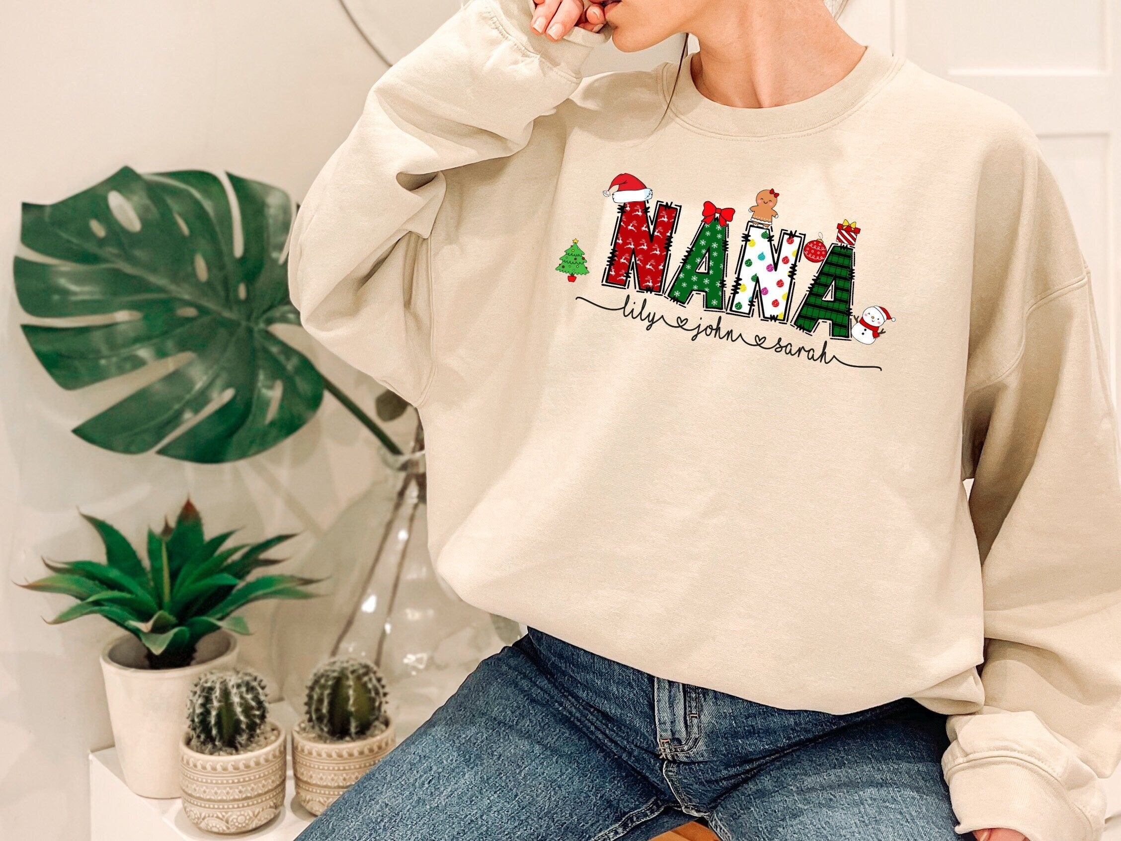 Personalized Christmas Nana Sweatshirt, Grandma Claus Shirt, Custom Kids Name Sweatshirt, Christmas Mama Sweater, Holiday Gift for Grandma