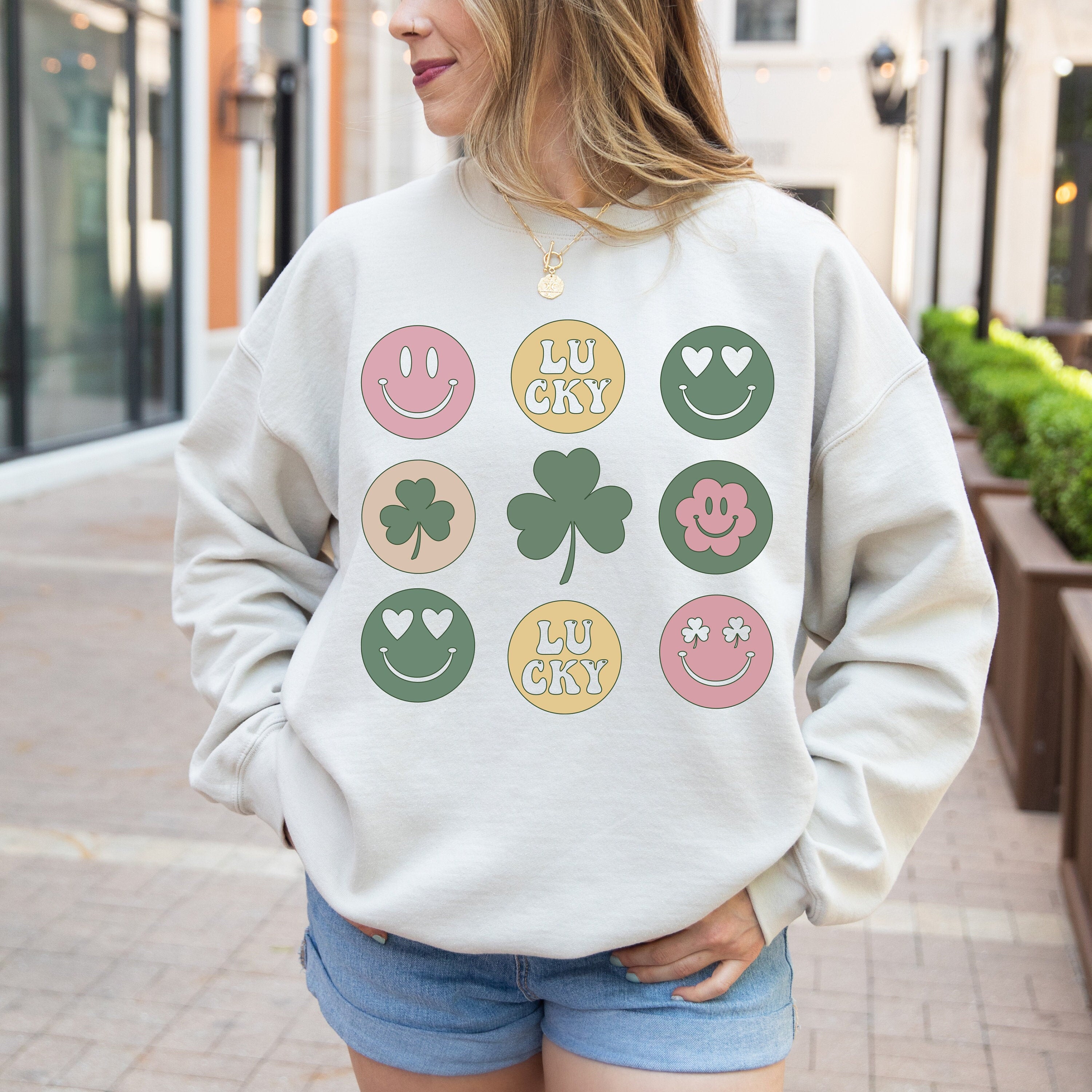 Lucky Sweatshirt ,Saint Patrick's Pullover, St Patty's Sweatshirt,St Patricks Day Sweatshirt,Trendy St Patricks Day Crewneck,Holiday Sweater