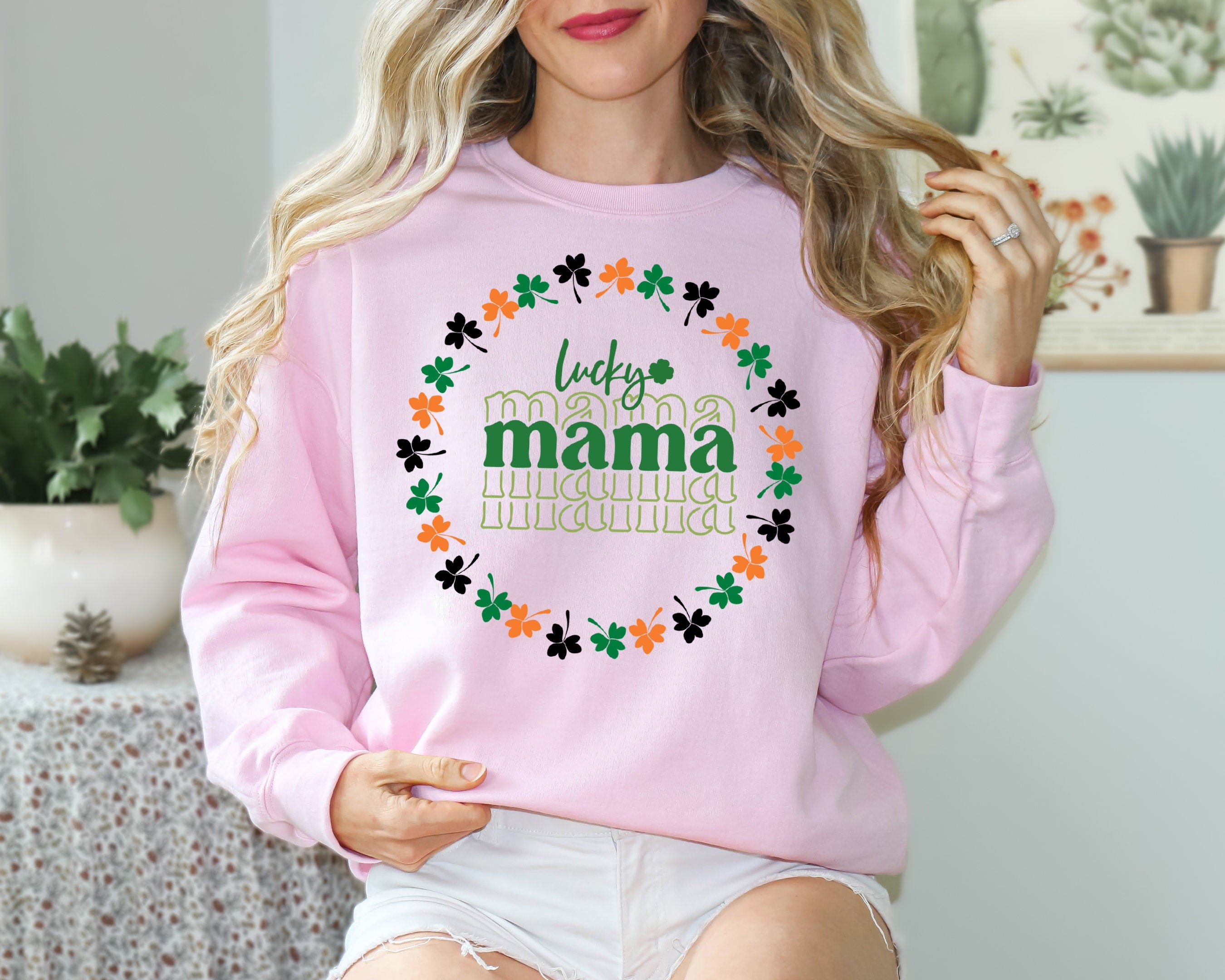 Lucky Mama Sweatshirt ,Collegiate Crewneck Sweater St Patty's Sweatshirt,St Patricks Day Sweatshirt,Trendy St Patricks Day Crewneck