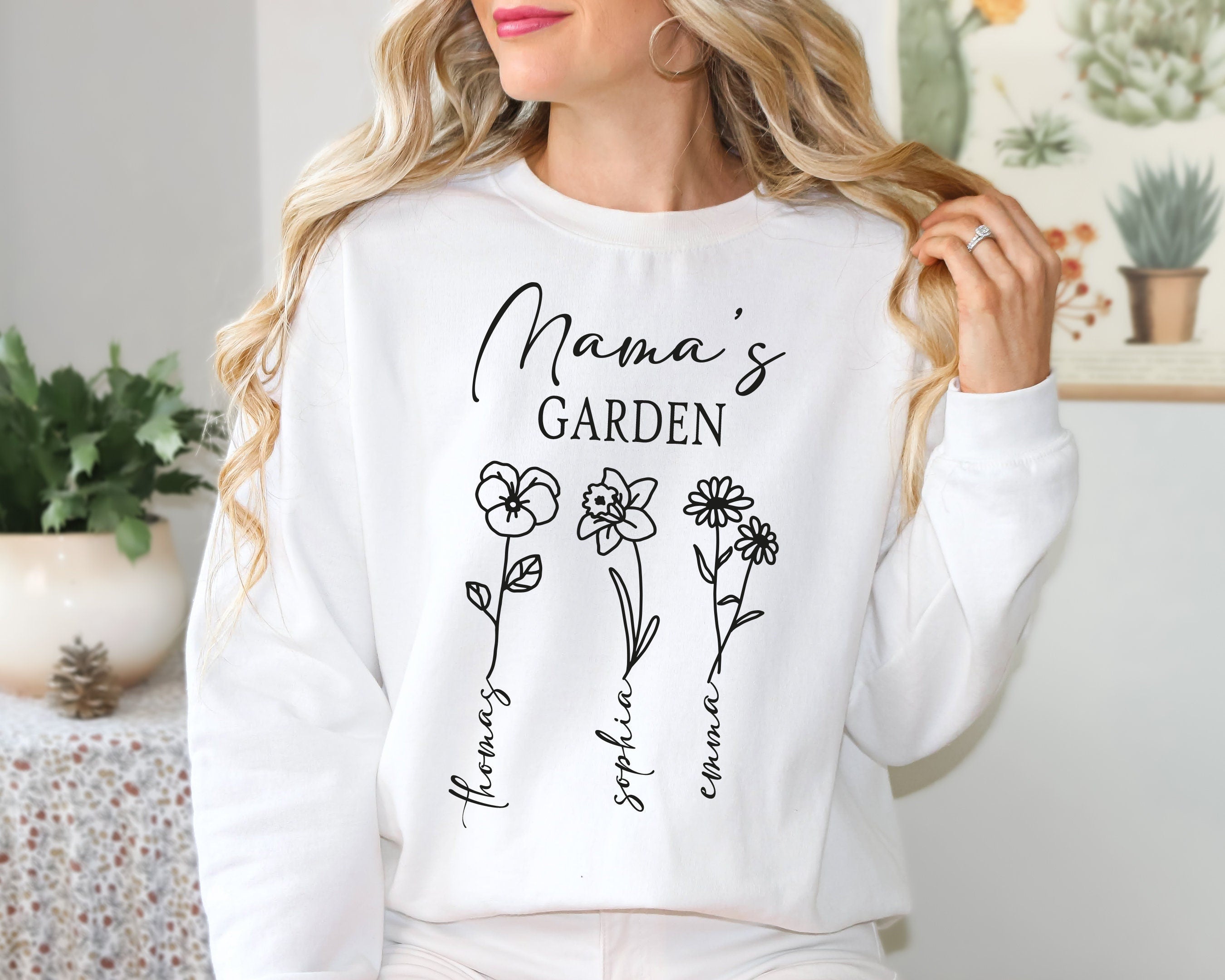 Custom Mama's Sweatshirt  Children Name, Gift for Mom, Personalized Mom Sweater Minimalist Mommy Custom Gift for Mother, Flower Sweatshirt
