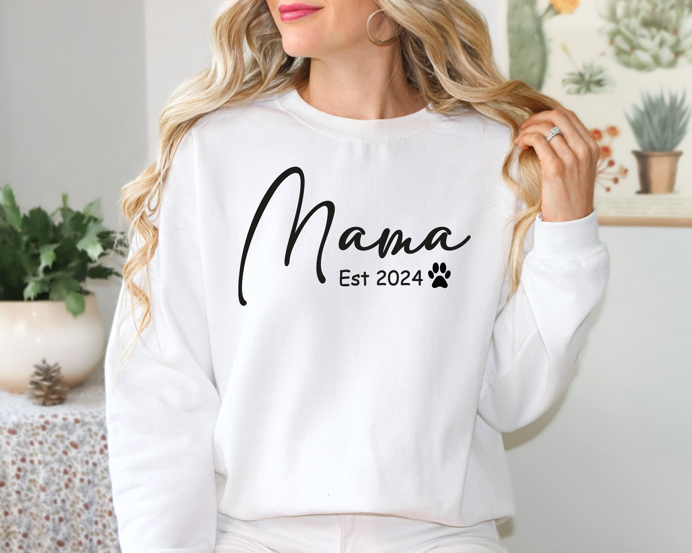 Custom Date Sweatshirt, Mothers Day, Gift for Mom, Mom Sweatshirt, Mom Crewneck, Custom Text Sweatshirt, Vintage Sweatshirt, Saying Sweaters